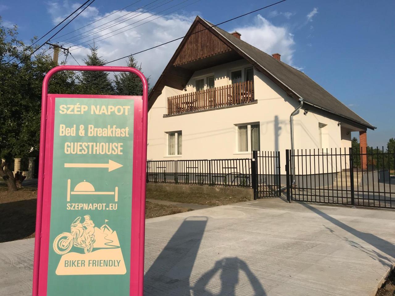 Hotel Szép Napot Vendégház à Tordas Extérieur photo